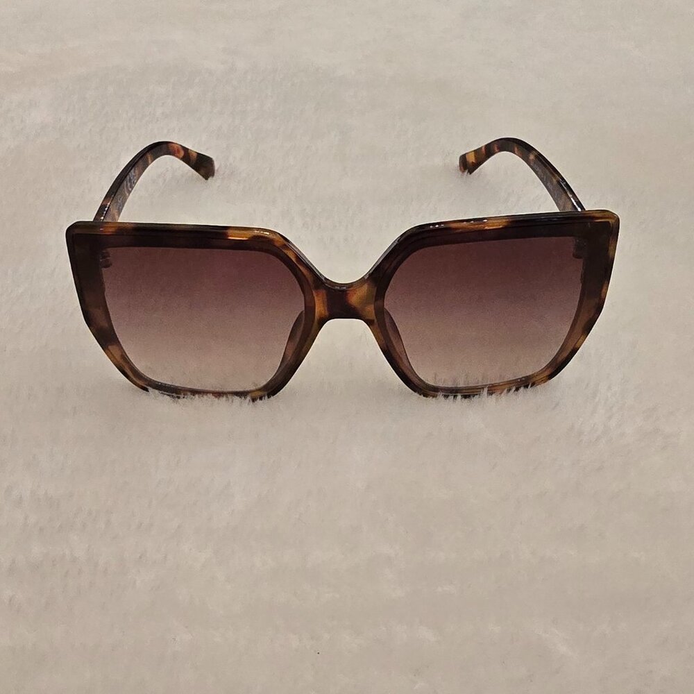 Jessica Simpson Brown Tortoise Sunglasses